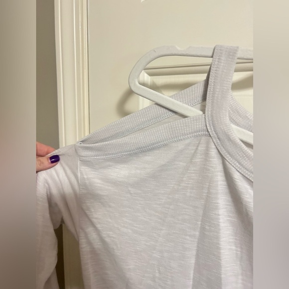 American Eagle Open Shoulder Long Sleeve Top Oatmeal Size Small NWT - Picture 3 of 5